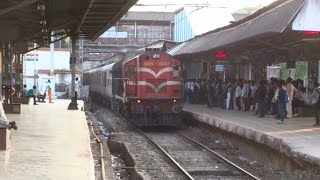 MUMBAIs CROWD Watching Worlds Most Expensive Luxury Train  Maharaja Express [upl. by Flann195]